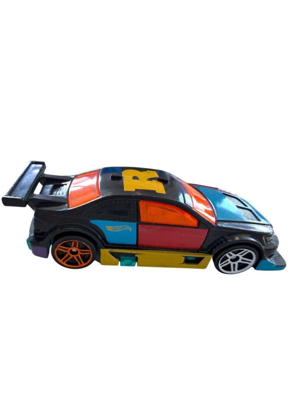 Hot Wheels BFB98 “R” black and Multi Color Block Car 2013